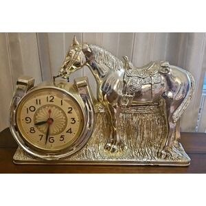 VTG Mastercrafters #902 Electric Horse Mantel Clock Plastic Case 1960's WORKING